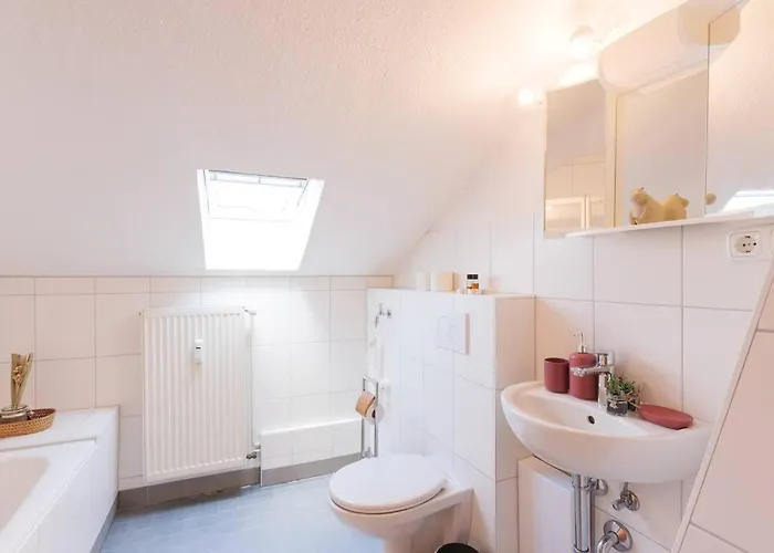 - 3-bedroom Luxury: Central & Spacious In & Big Tv And Kitchen - Lejlighed *