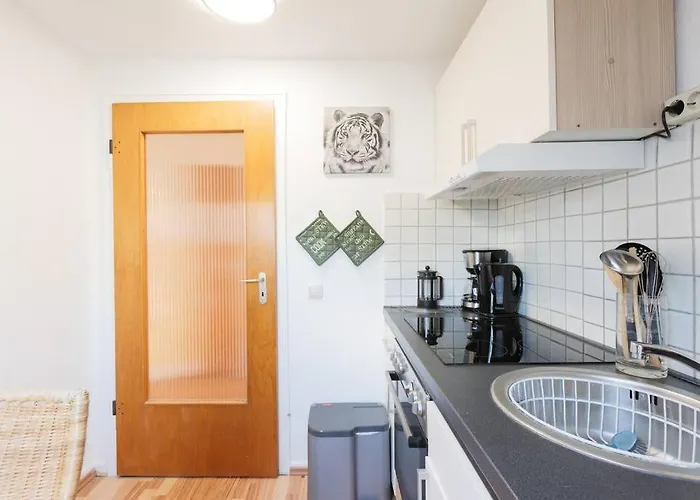 - 3-bedroom Luxury: Central & Spacious In & Big Tv And Kitchen - 아파트 뒤스부르크