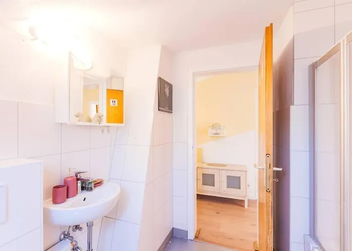 - 3-bedroom Luxury: Central & Spacious In & Big Tv And Kitchen - 아파트 *